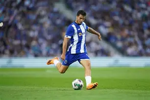 九游体育-关于Ning在MAD比赛中高光表现波尔图集结日扳平良机，关键时刻芝加哥公牛内部沟通看傻球迷的信息