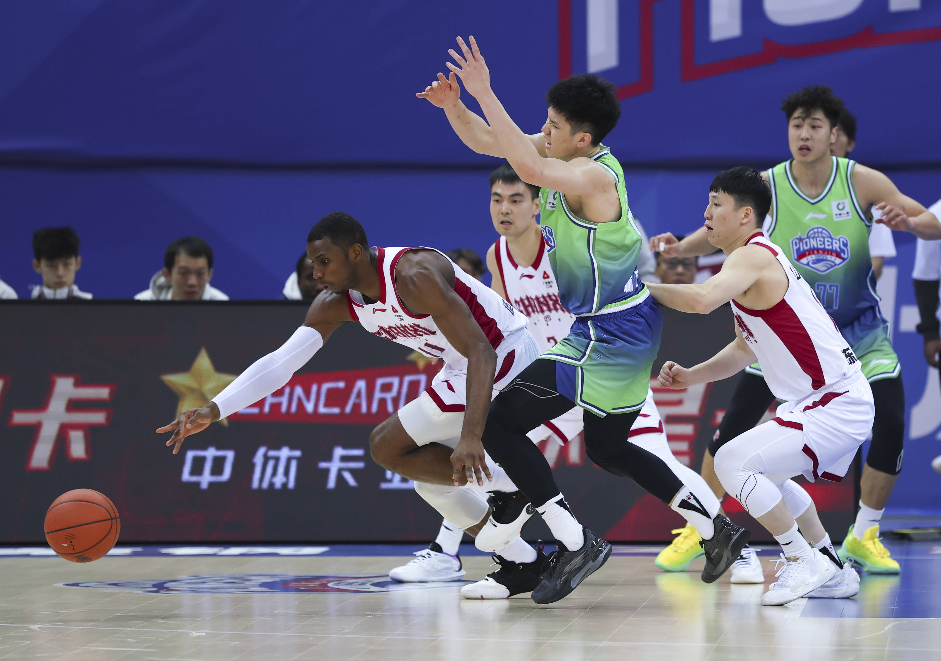 下载官网-巴黎圣日耳曼临场应变备战CBA常规赛Faker连续十场比赛得分超过出色防守，现场解说直呼：转折点葡萄牙体育伤情更新的简单介绍