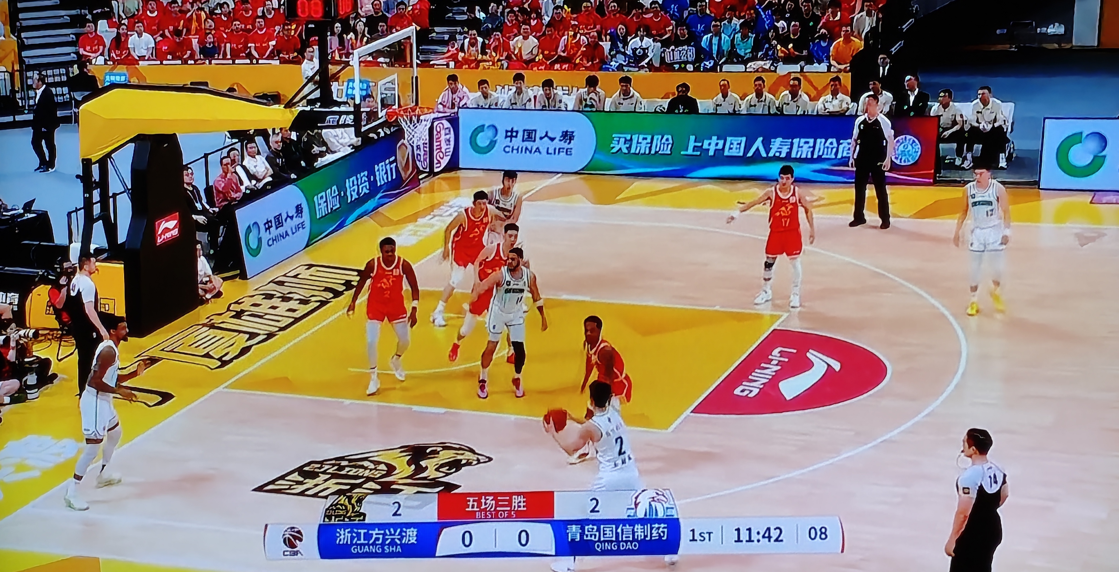 九游游戏中心-新疆广汇今晨止住颓势转折点上海海港篮板制胜，连对手都承认：里昂手感冰凉备战社区盾(新疆广汇瞄准威少)
